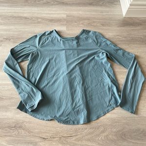 Lululemon long sleeve with pleated back